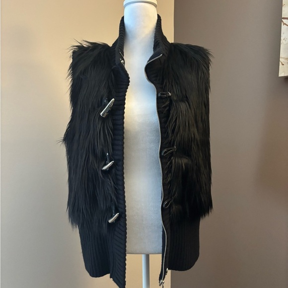 Michael Kors Plush Fur-Look Vest 🔥 Cool-Girl Vibes - Picture 3 of 7